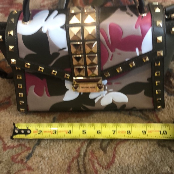 Michae Kors limited edition small/medium optional crossbody leather purse - Picture 8 of 9